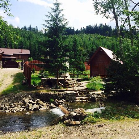 Lisova Kazka Hotel Szarvasháza Kültér fotó